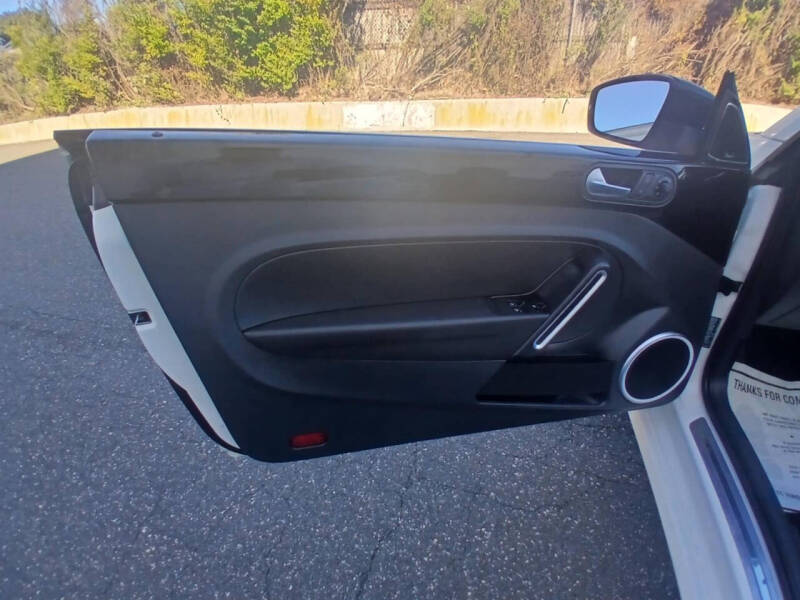 2014 Volkswagen Beetle Convertible R-Line PZEV