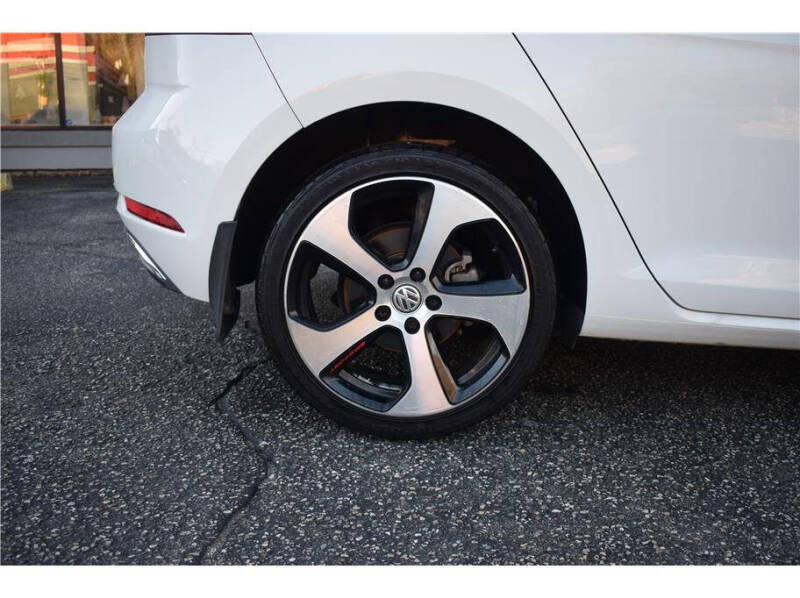 2020 Volkswagen Golf TSI