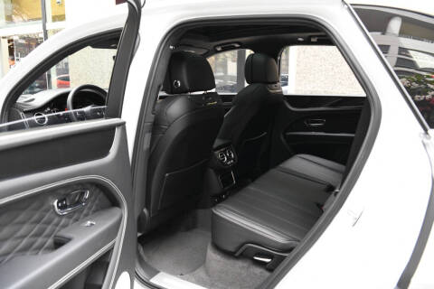 2024 Bentley Bentayga Azure V8