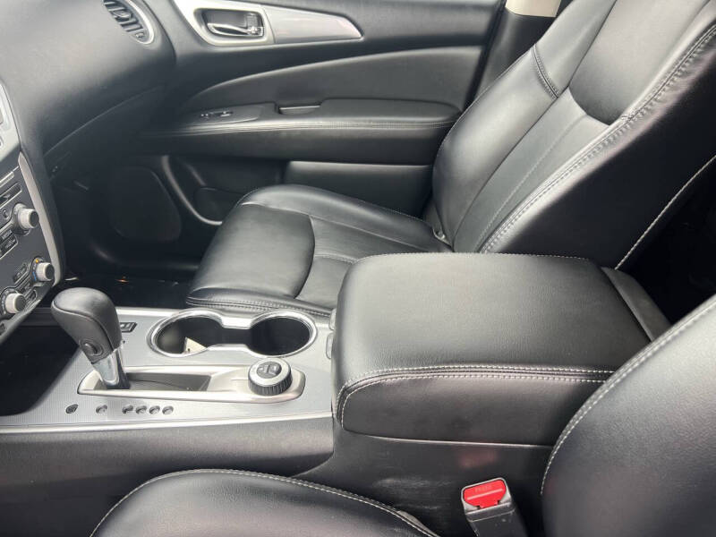 2019 Nissan Pathfinder SL