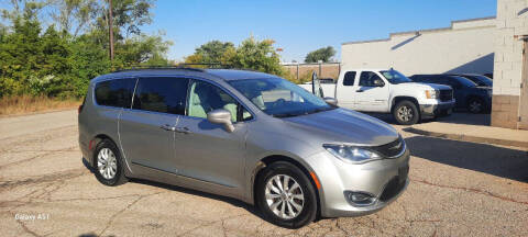 2017 Chrysler Pacifica Touring-L
