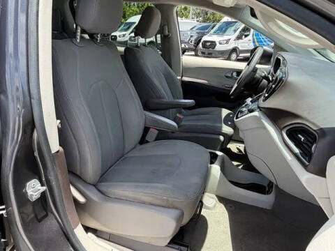 2017 Chrysler Pacifica Touring