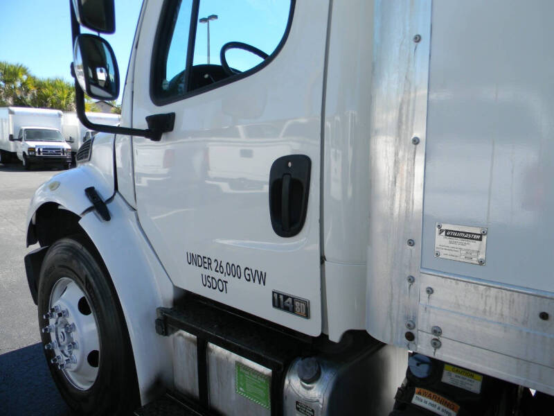 2017 Freightliner M2 106