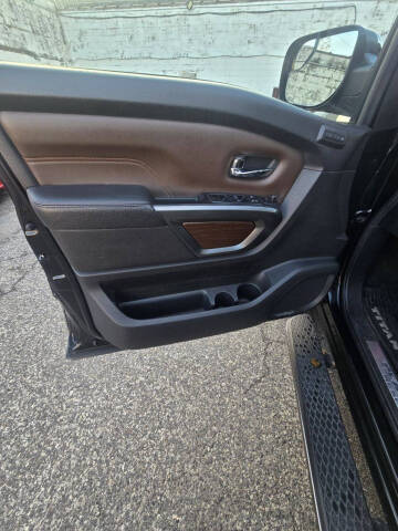 2017 Nissan Titan Platinum Reserve