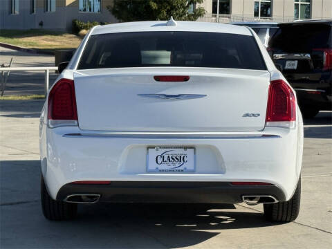 2022 Chrysler 300 Touring