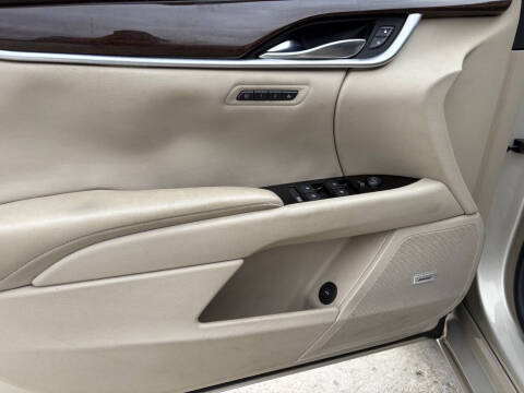 2013 Cadillac XTS Luxury Collection