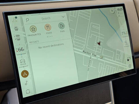 2025 Land Rover Range Rover P400 SE LWB