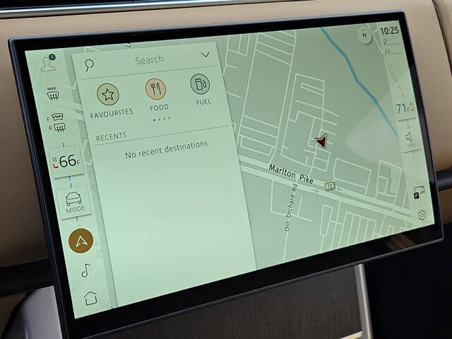 2025 Land Rover Range Rover P400 SE LWB