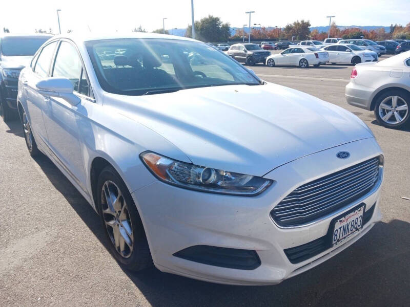 Ford Fusion's photo