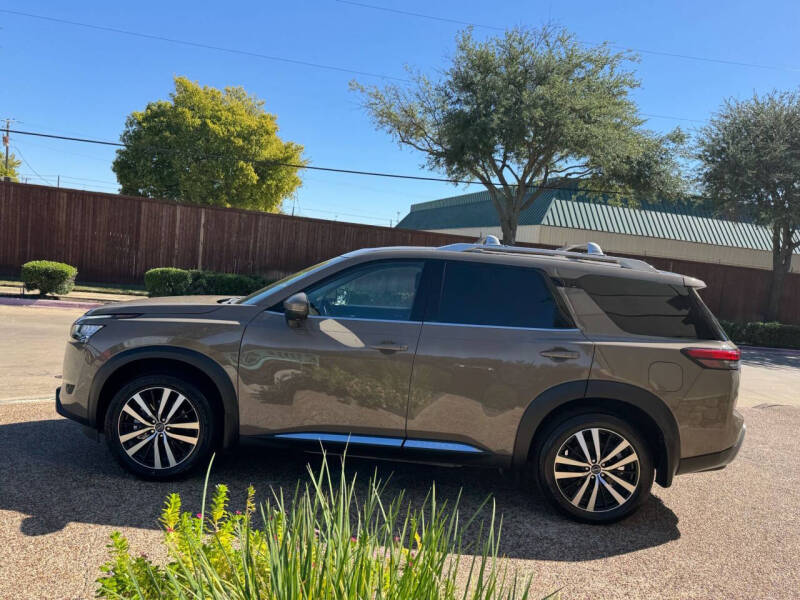 2024 Nissan Pathfinder Platinum