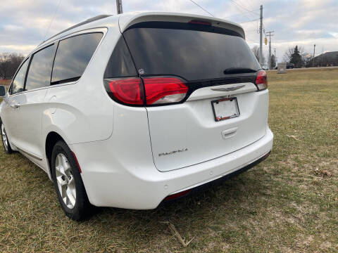 2017 Chrysler Pacifica Touring-L
