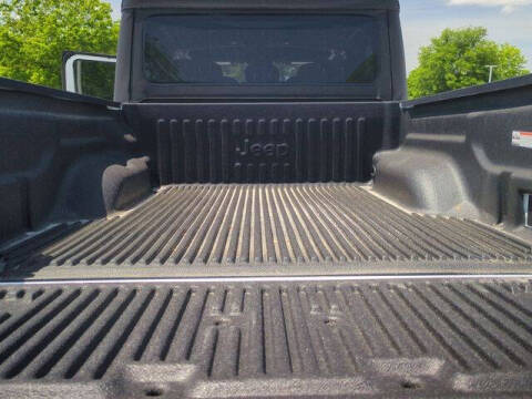 2025 Jeep Gladiator NightHawk