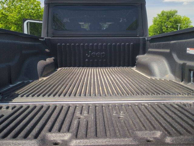 2025 Jeep Gladiator NightHawk