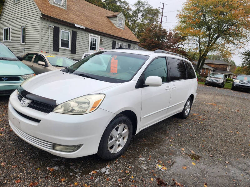 2005 Toyota Sienna XLE's photo