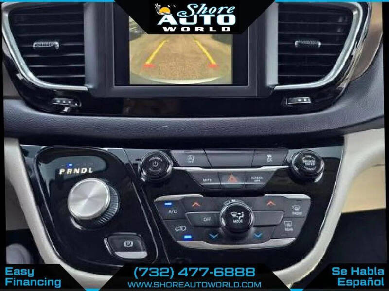 2020 Chrysler Voyager LXi