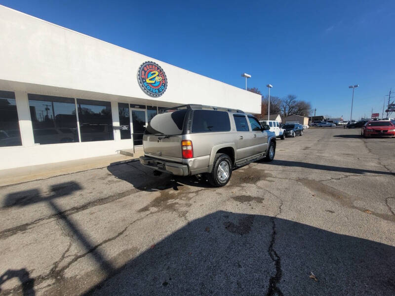 2003 Chevrolet Suburban LS photo 7