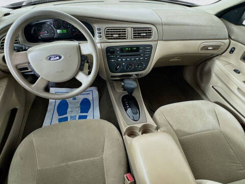 2004 Ford Taurus SES