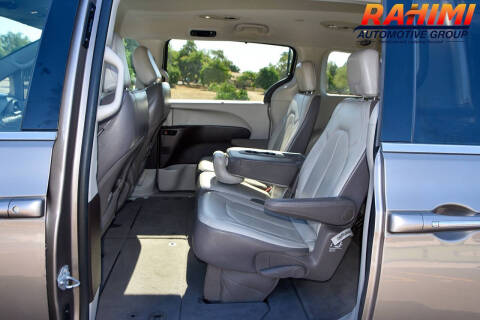 2017 Chrysler Pacifica Touring-L