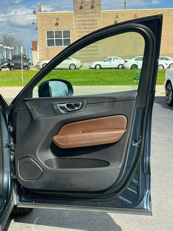 2018 Volvo XC60 T5 Momentum