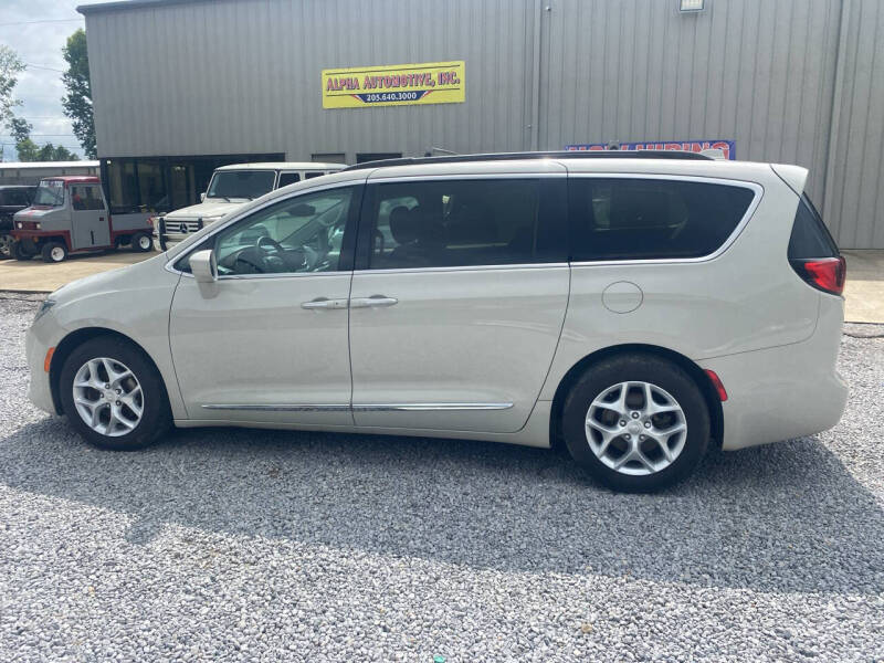 2017 Chrysler Pacifica Touring-L