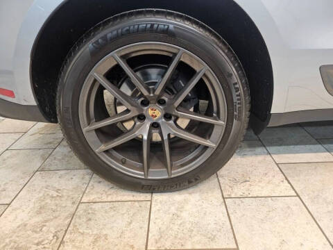 2023 Porsche Macan T