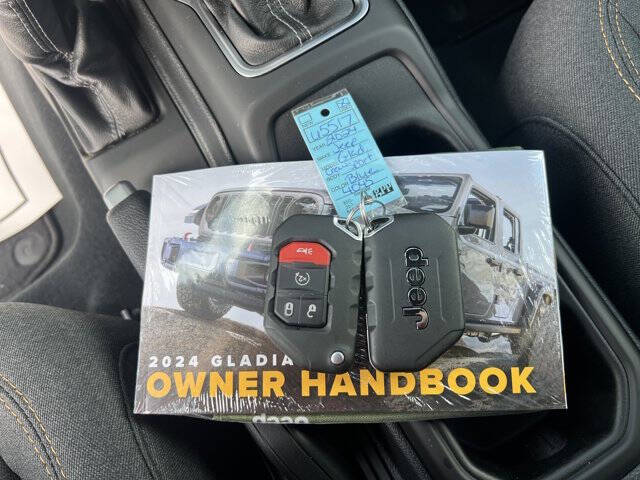 2024 Jeep Gladiator Sport S