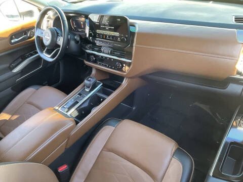 2023 Nissan Pathfinder Platinum