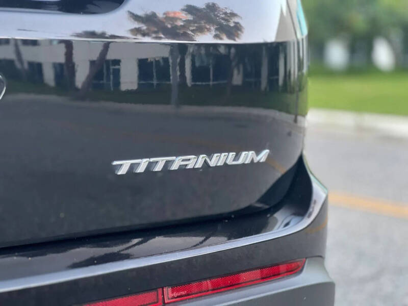 2017 Ford Edge Titanium