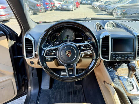 2016 Porsche Cayenne S E-Hybrid
