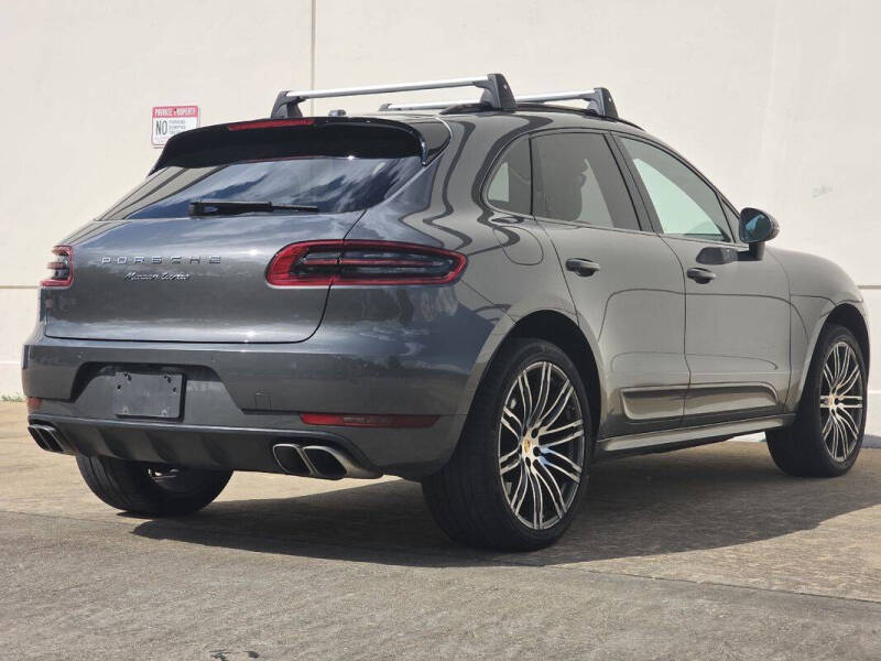 2016 Porsche Macan Turbo