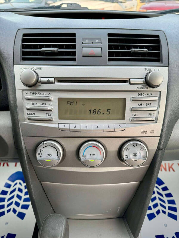 2011 Toyota Camry LE