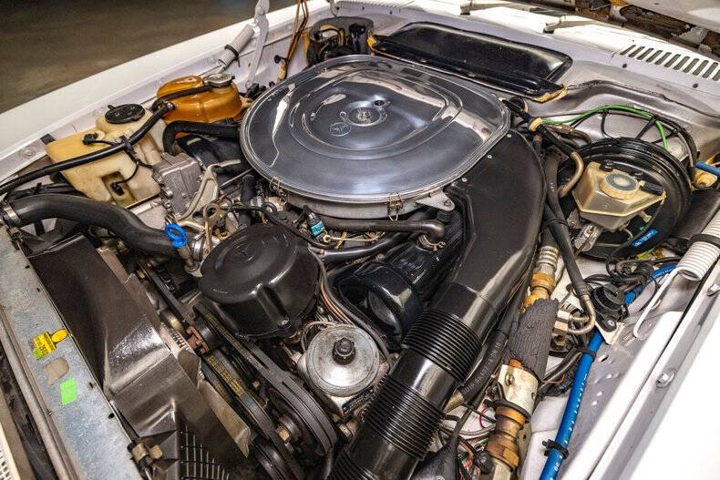 1987 Mercedes-Benz 560-Class 560 SL