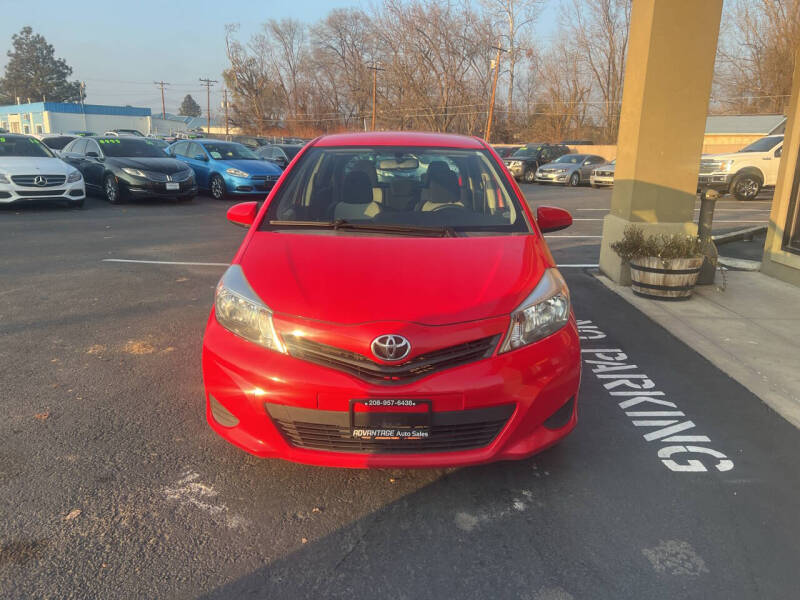 2013 Toyota Yaris SE photo 3