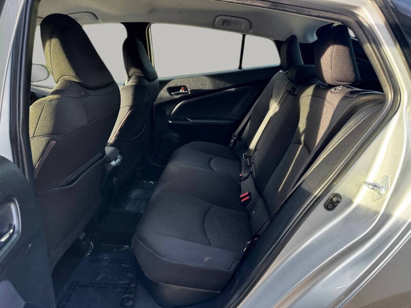 2021 Toyota Prius LE