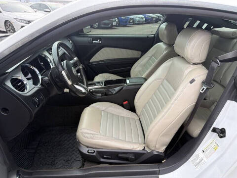 2014 Ford Mustang V6