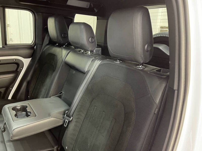 2022 Land Rover Defender 110 V8