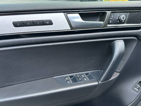 2014 Volkswagen Touareg V6 R-Line