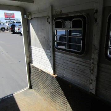 2003 HORSE SHUTTLE 14FT STOCK COMBO TRAILER