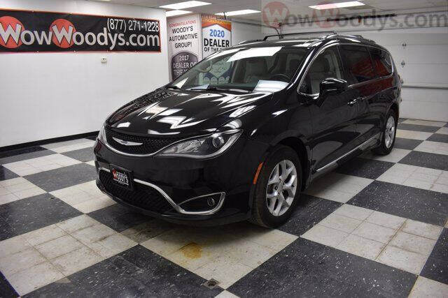 2017 Chrysler Pacifica Touring-L Plus