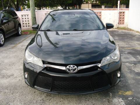 2015 Toyota Camry for sale at SUPERAUTO AUTO SALES INC in Hialeah FL