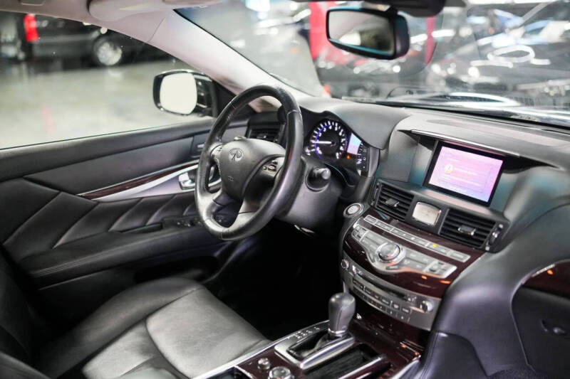 2015 Infiniti Q70 3.7