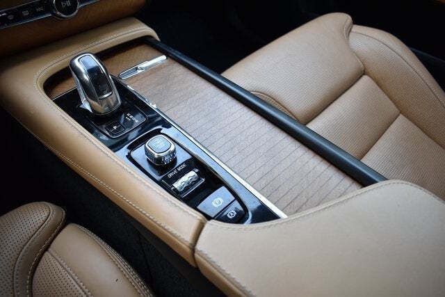 2018 Volvo XC90 T8 eAWD Inscription