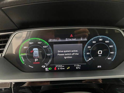 2022 Audi e-tron quattro Premium