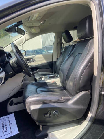 2022 Chrysler Pacifica Touring L