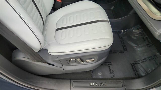 2023 Rivian R1T Adventure