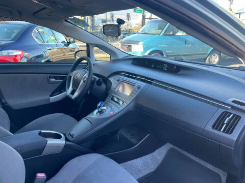 2014 Toyota Prius Two