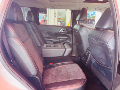 2024 Mitsubishi Outlander SE