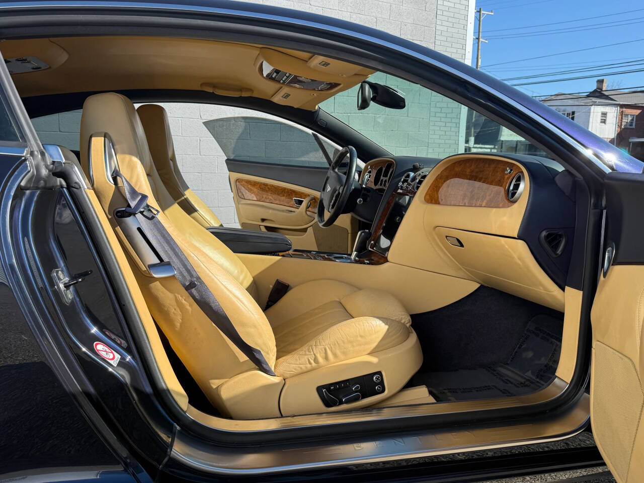 2004 Bentley Continental 27