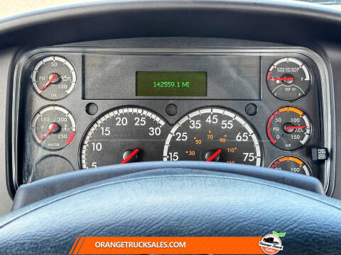2019 Freightliner M2 106