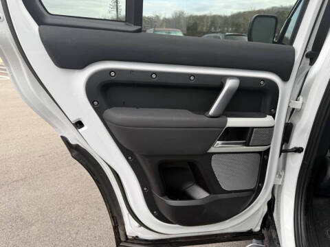 2023 Land Rover Defender 130 X-Dynamic SE